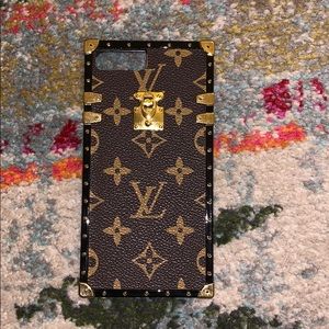 louis vuitton iphone 7+ 8+ case! (fake)